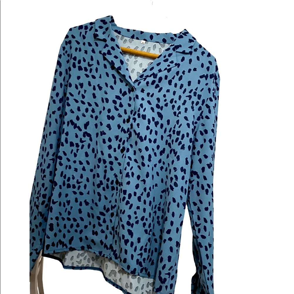 Cheetah print black & blue flows blouse. Business casual, Size med. lightweight